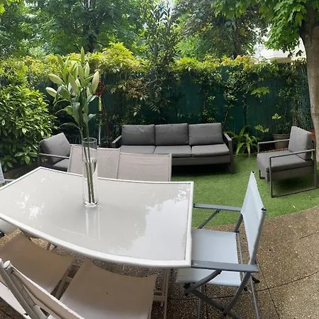 Le Jardin Du Stade By Uta House * Saint-Denis (Seine-Saint-Denis)