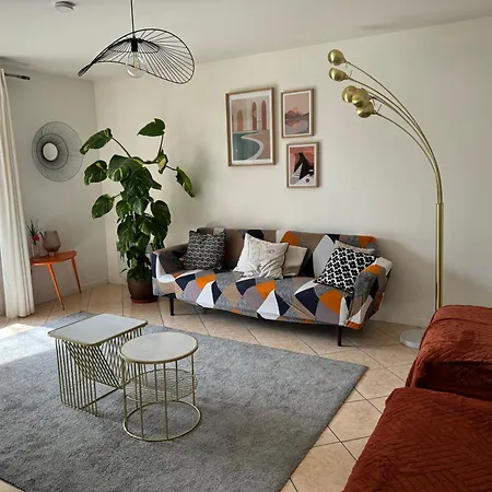 Apartment Le Jardin Du Stade By Uta House Saint-Denis (Seine-Saint-Denis)